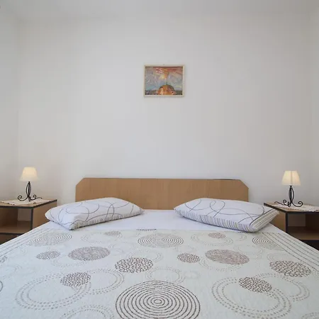 Seafront Dana - Two Bedroom With Terrace And Sea View アパート