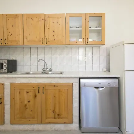 Seafront Dana - Two Bedroom With Terrace And Sea View アパート *