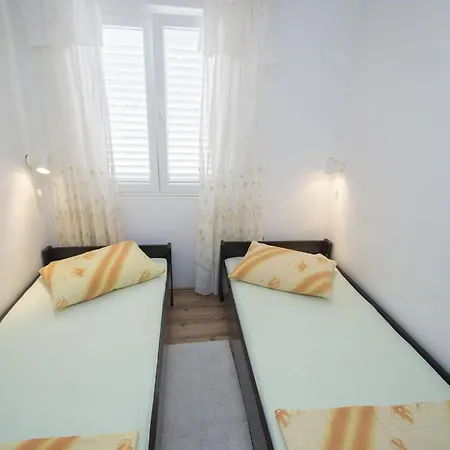 Seafront Dana - Two Bedroom With Terrace And Sea View ヴェラ・ルカ