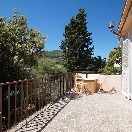 Seafront Dana - Two Bedroom With Terrace And Sea View ヴェラ・ルカ