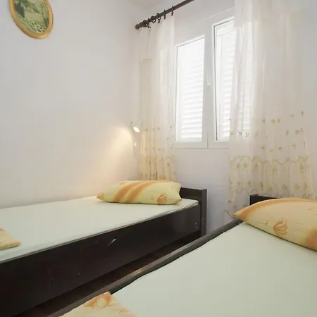 Seafront Dana - Two Bedroom With Terrace And Sea View アパート *