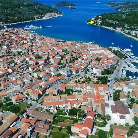 Seafront Dana - Two Bedroom With Terrace And Sea View * Vela Luka