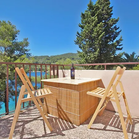 Apartment Seafront Dana - Two Bedroom With Terrace And Sea View *