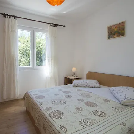 Seafront Dana - Two Bedroom With Terrace And Sea View Apartman