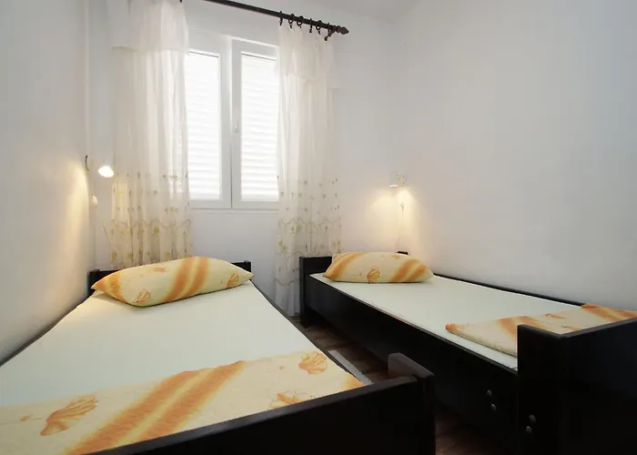 Seafront Dana - Two Bedroom With Terrace And Sea View *