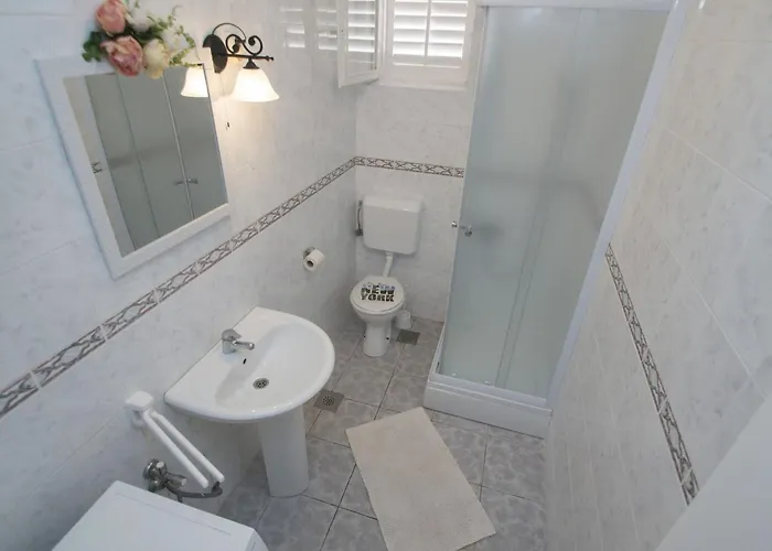 Seafront Dana - Two Bedroom With Terrace And Sea View * 尼亚卢卡