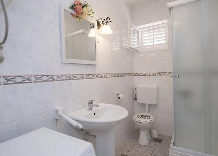 Seafront Dana - Two Bedroom With Terrace And Sea View