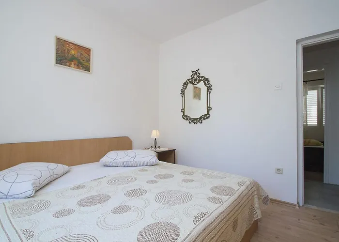 Seafront Dana - Two Bedroom With Terrace And Sea View 尼亚卢卡