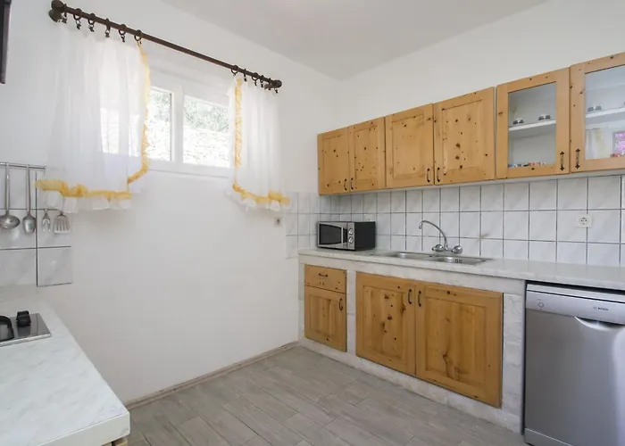 Seafront Dana - Two Bedroom With Terrace And Sea View 아파트