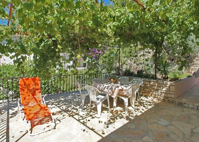 Seafront Dana - Two Bedroom With Terrace And Sea View *