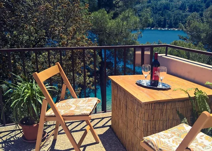 Seafront Dana - Two Bedroom With Terrace And Sea View 尼亚卢卡